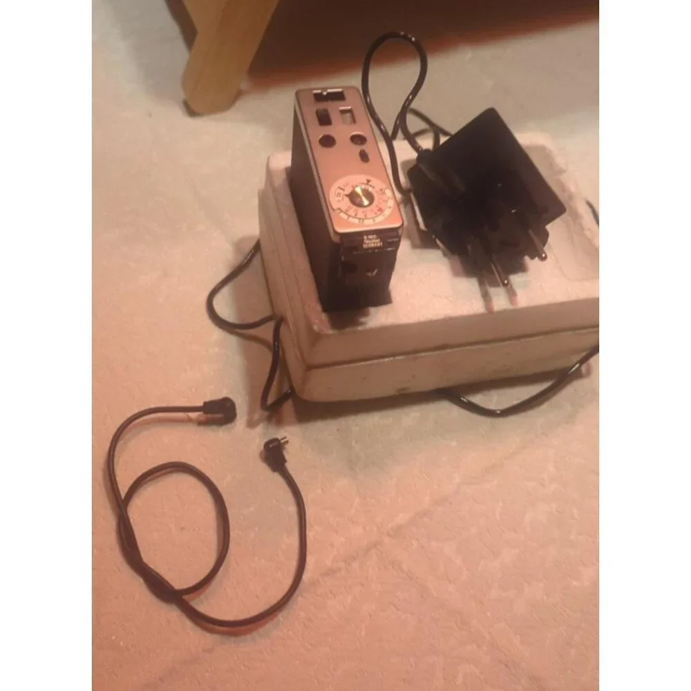 Vintage Rollei E19C Electronic Flash Unit with Charger & Sync Cable